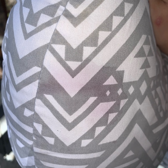 3 pillows vs pink - Picture 8 of 9